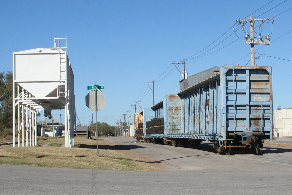 MOW tie street storage